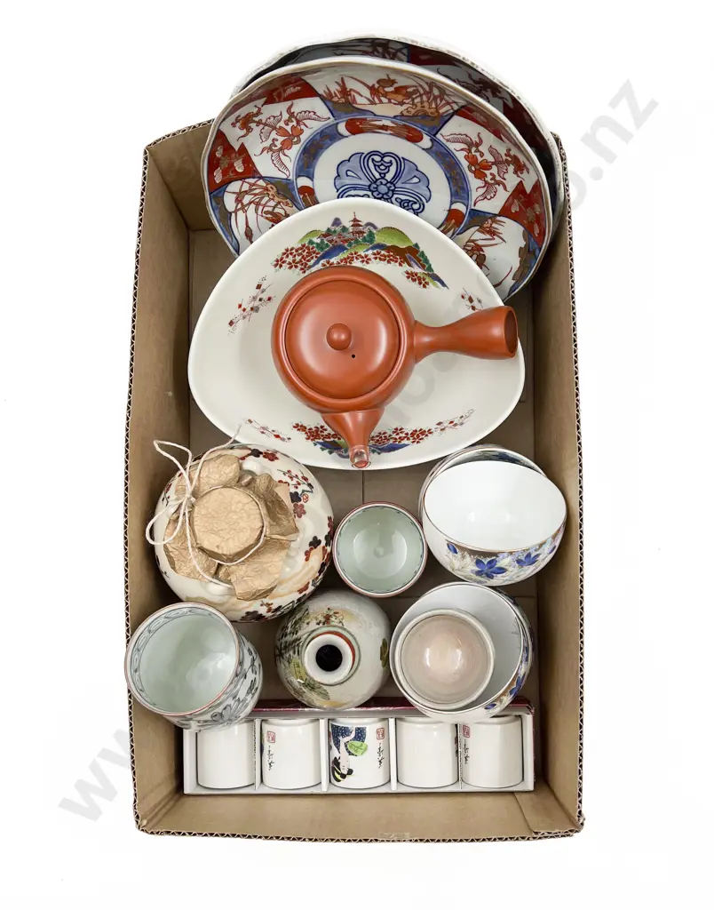 Quantity of Assorted China Including Imari Pattern Plates Image 1++