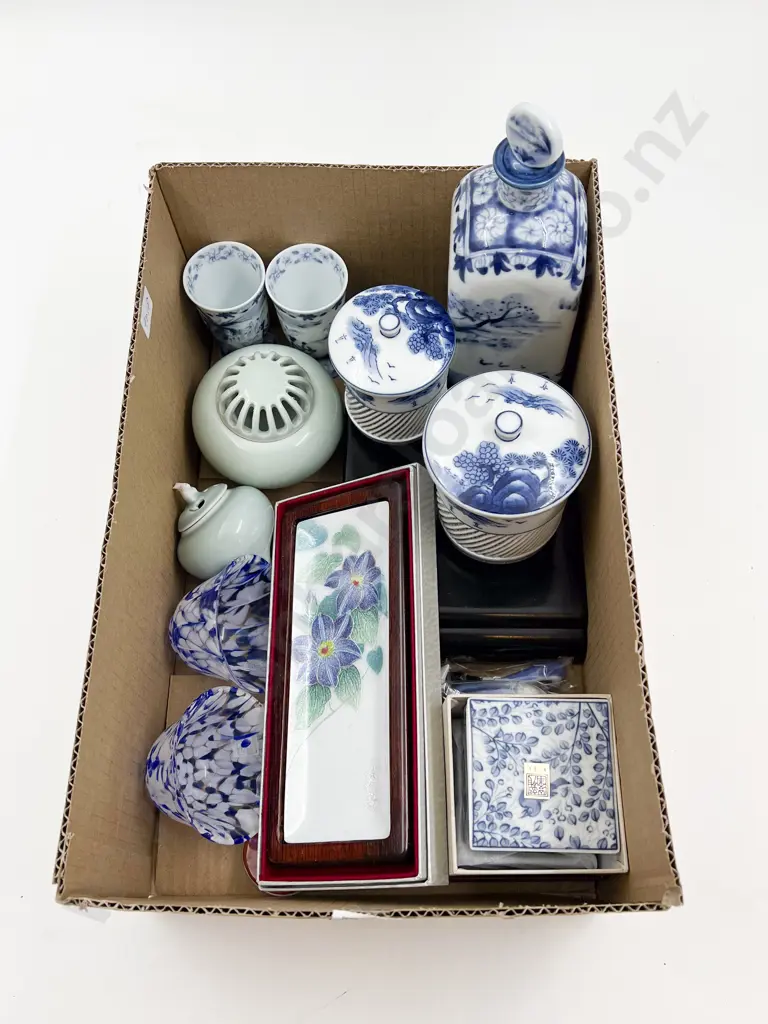 Quantity of Assorted Blue and White China etc Image 1++