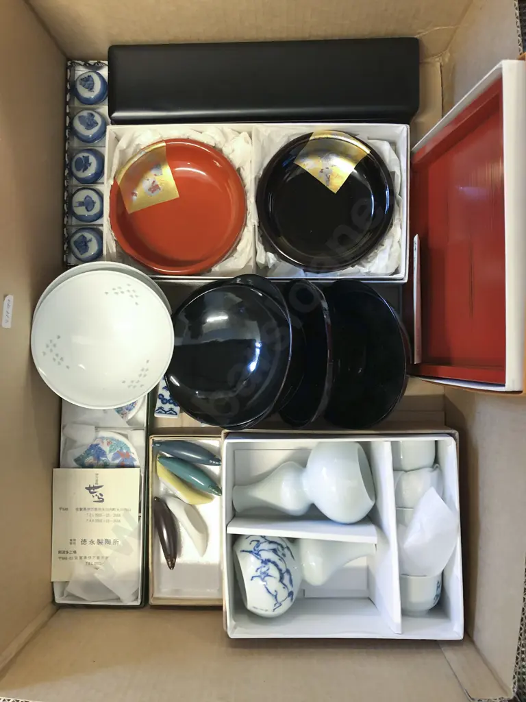 Quantity of Assorted Lacquerware etc Image 1++