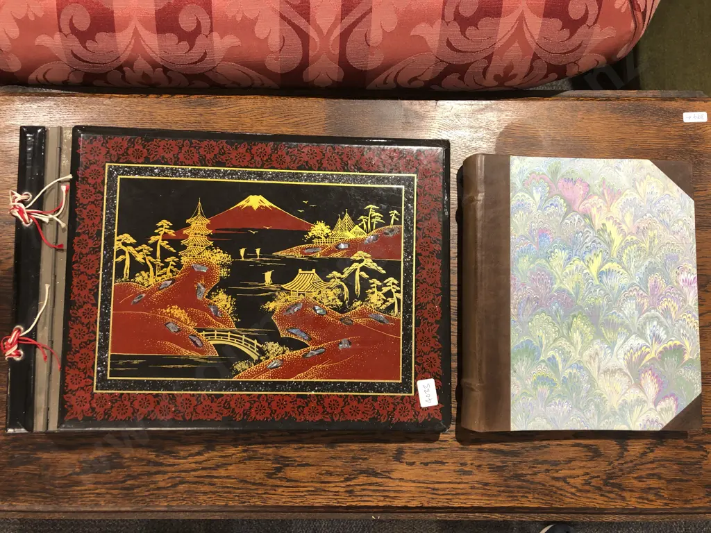 Two Assorted Empty Scrapbook Albums Image 1++