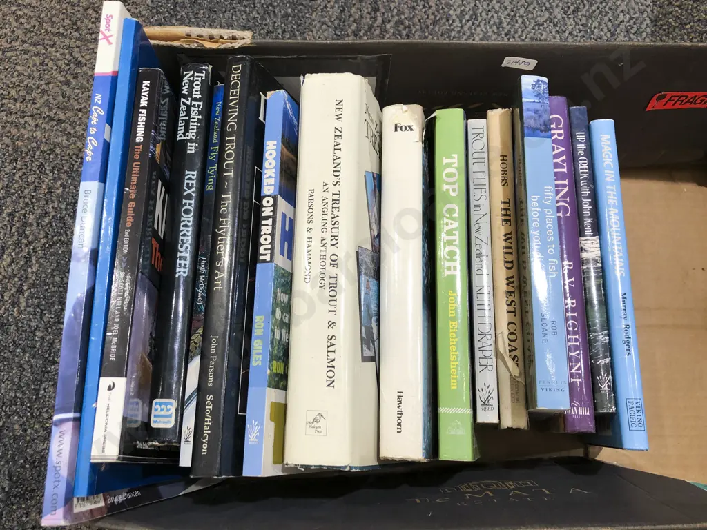 Box of Assorted NZ Reference Volumes Image 1++