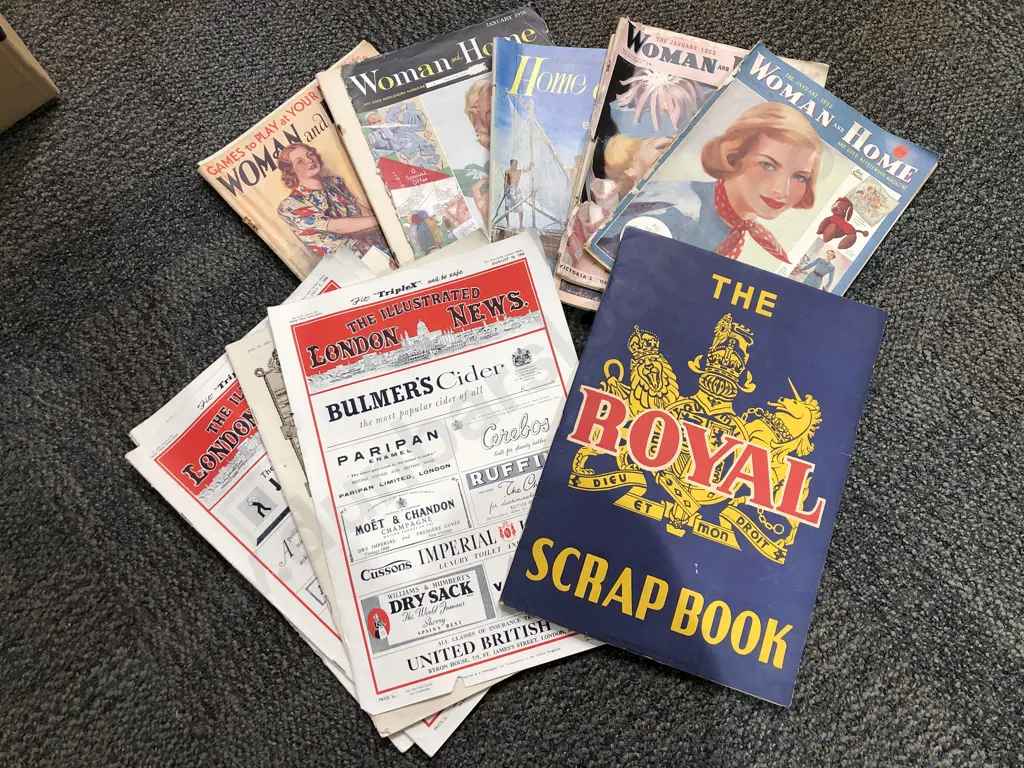 Box of Assorted Vintage Women & Home Magazines Image 1++