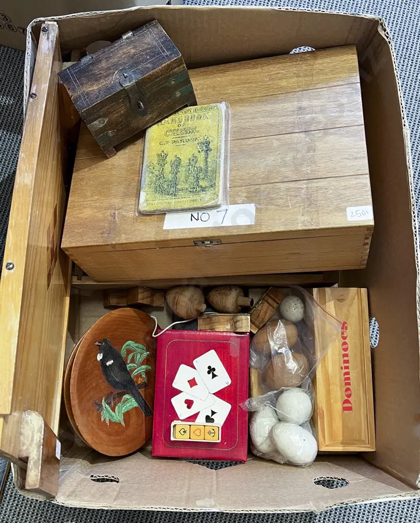 Quantity of Assorted Woodware Image 1++