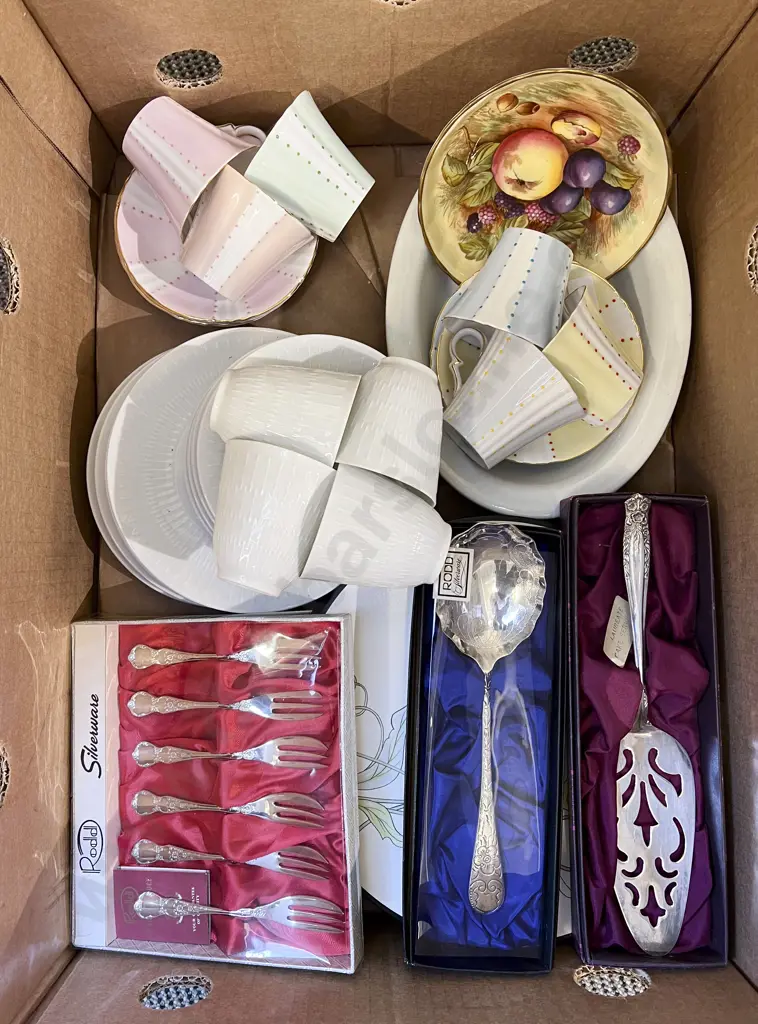 Quantity of Assorted Boxed Cutlery and China etc Image 1++