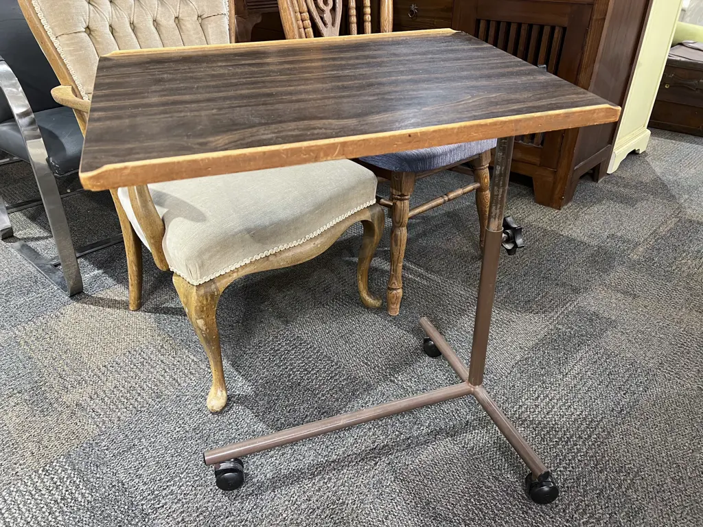 Adjustable Height Tray Table Image 1++