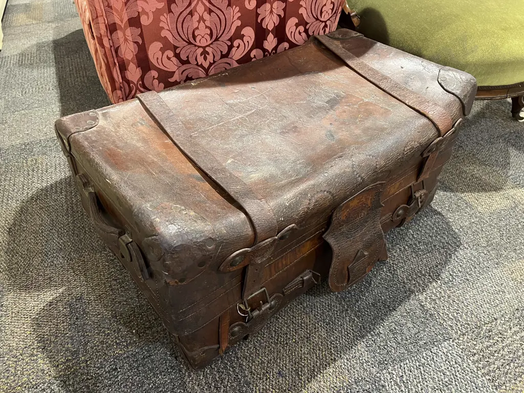 Barker & Son Leather Suitcase Image 1++