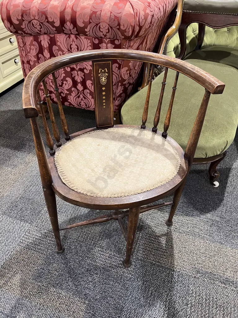 Edwardian Mahogany Inlaid Spindle Back Tub Chair Image 1++