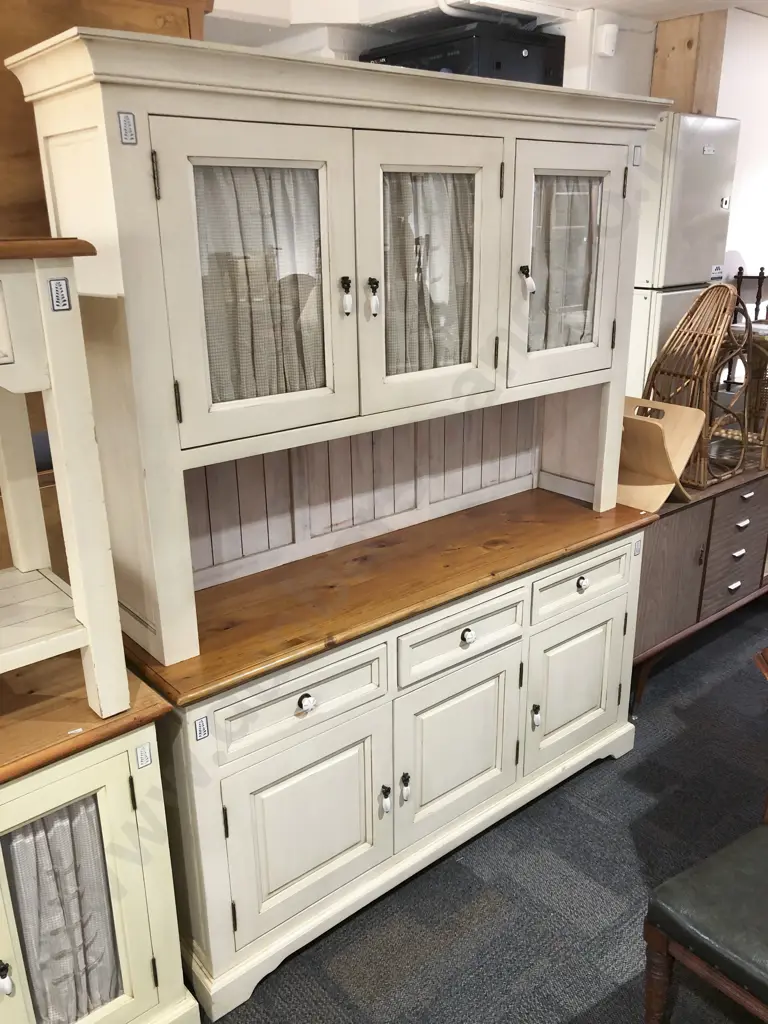 Modern Three Pce Kitchen Suite Image 1++