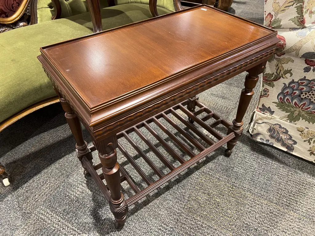 Mahogany Side Table Image 1++