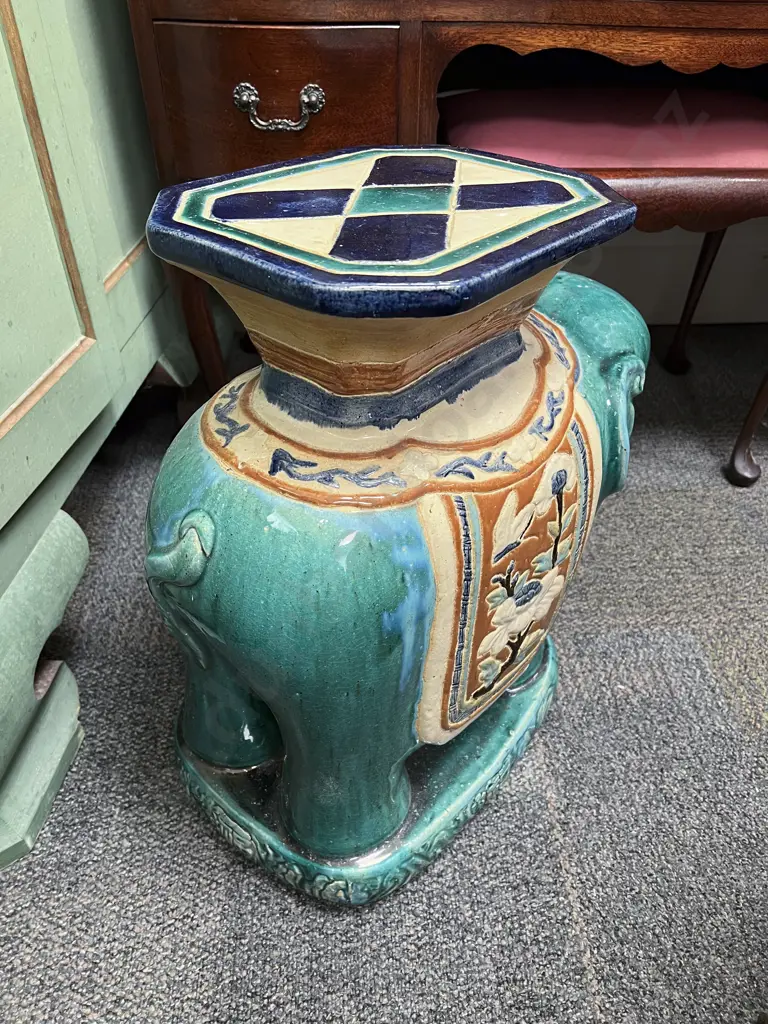 Glazed Elephant Form Plant Stand Image 1++
