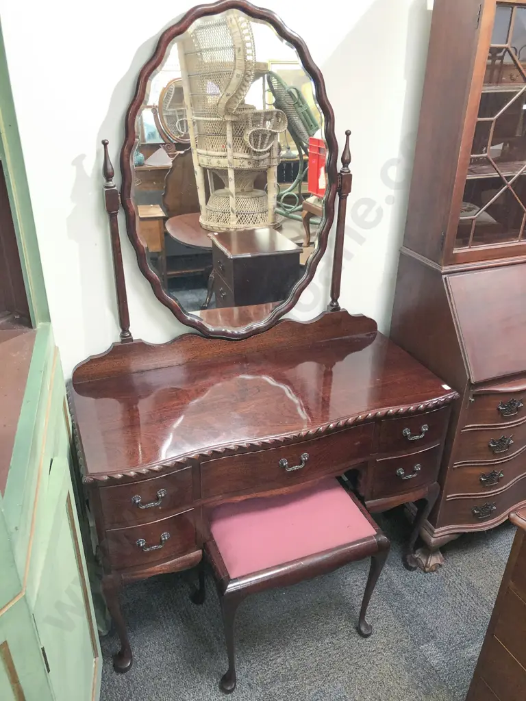 Mahogany Mirror Back Dressing Table with Footstool & Associated Bedside Chest Image 1++