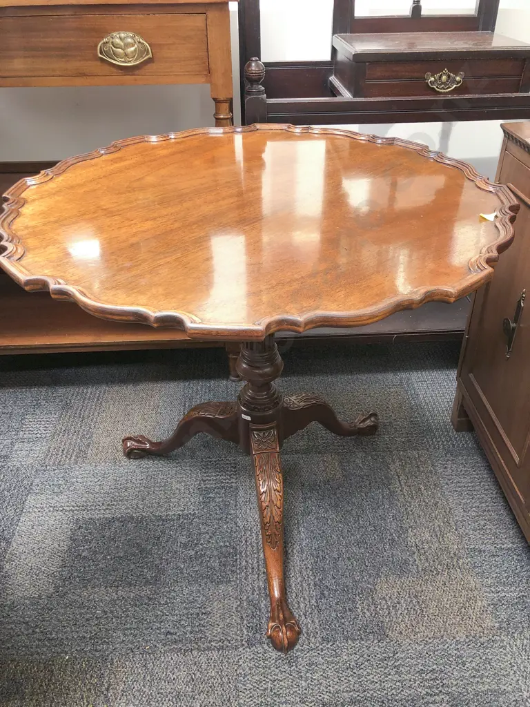 A Good Quality Geo III Style Mahogany Snap Top Supper Table Image 1++
