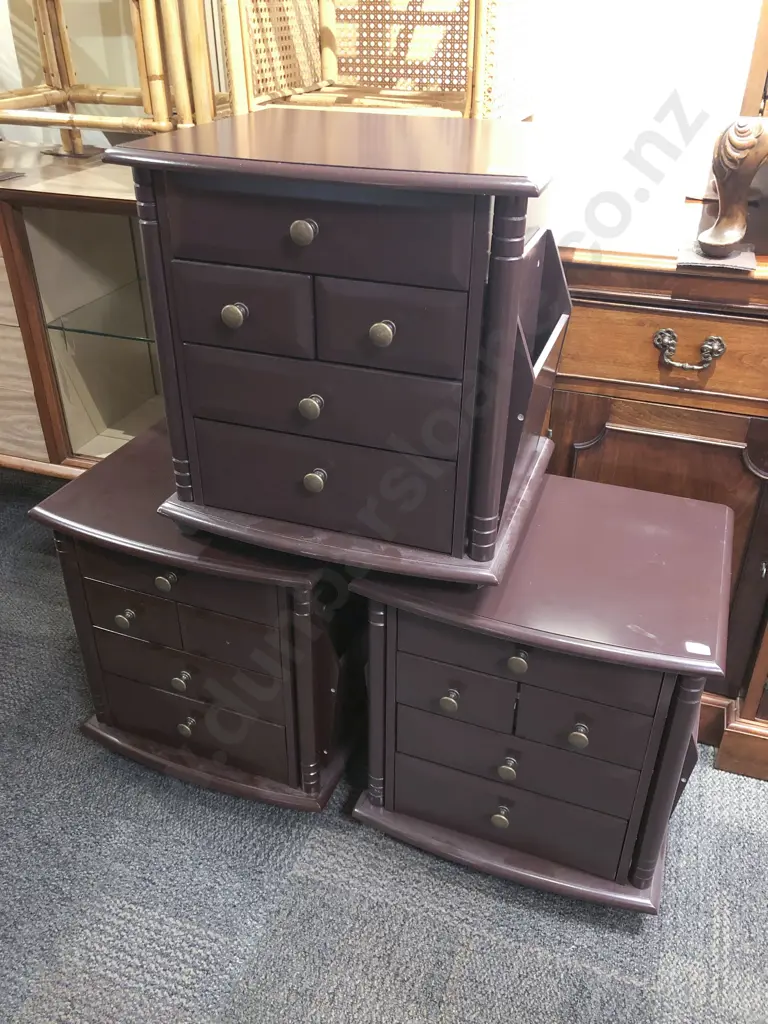 A Set of Three Occasional Side Chests Image 1++