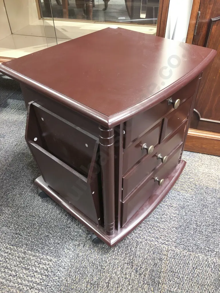 A Set of Three Occasional Side Chests Image 1++