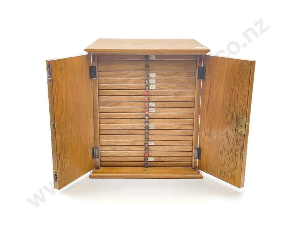 Vintage Oak Coin Collectors Cabinet Image 1++