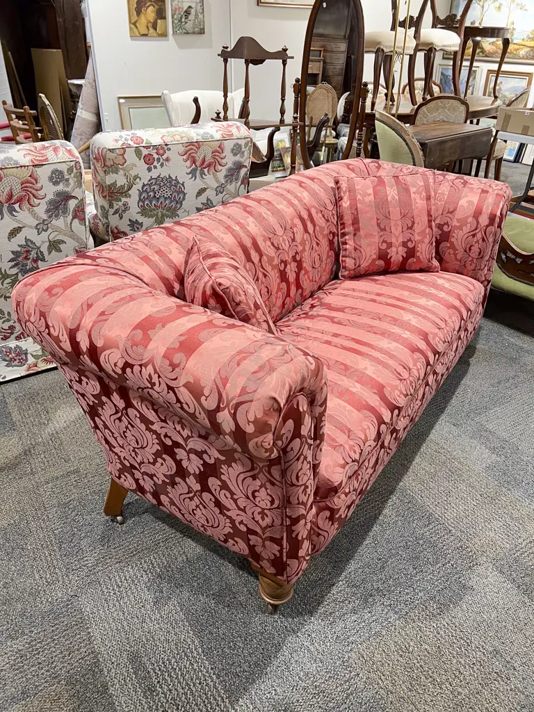 Victorian Upholstered Chesterfield Sofa Image 1++