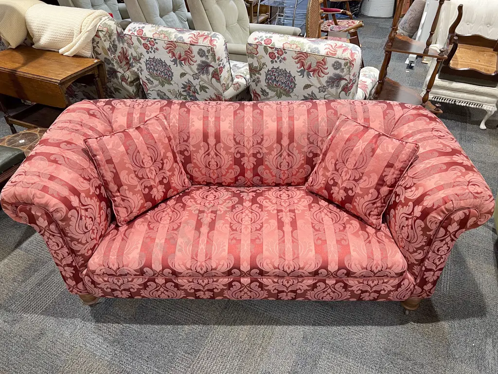 Victorian Upholstered Chesterfield Sofa Image 1++