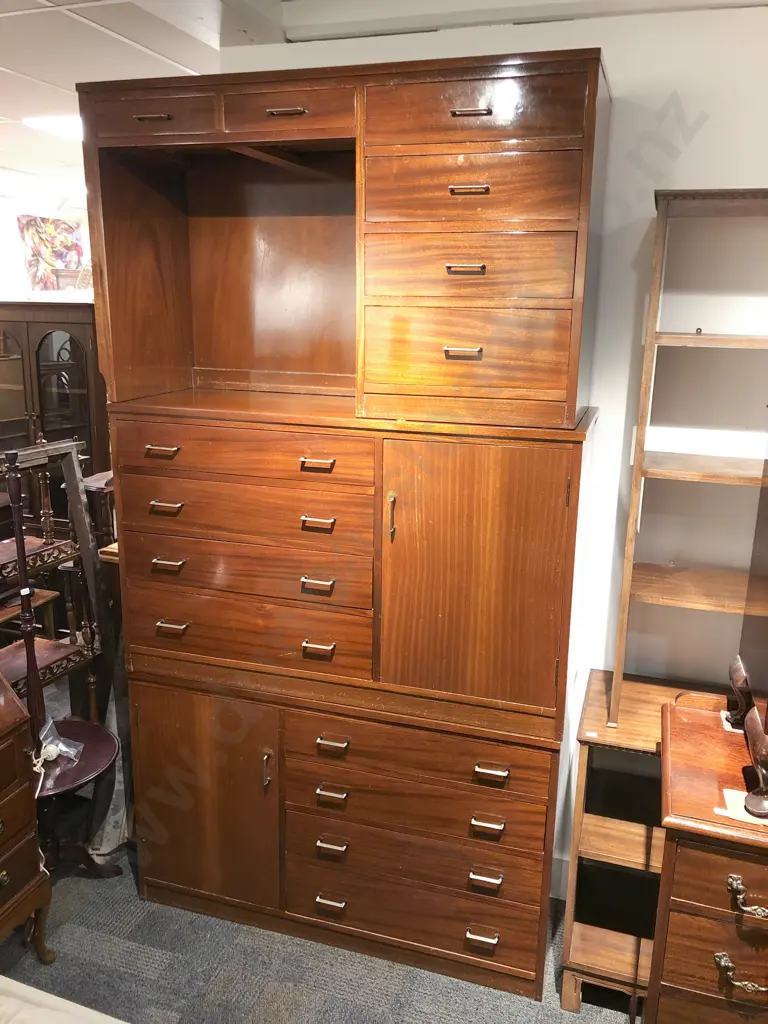 Four Pce Mahogany Bedroom Suite Image 1++