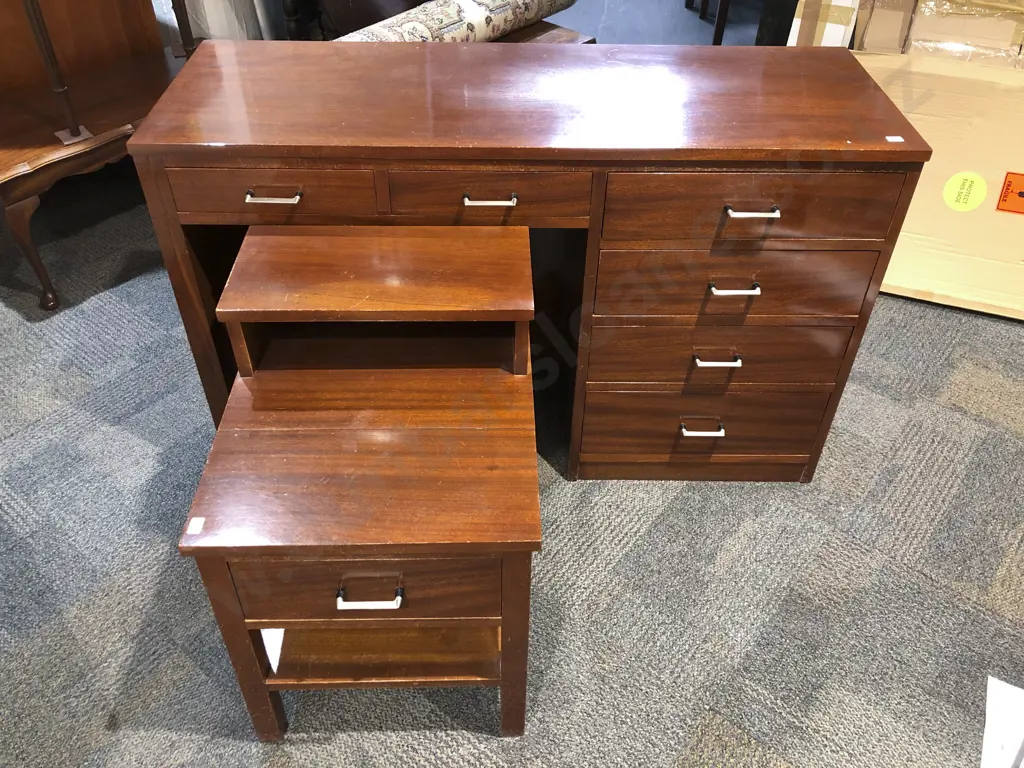 Four Pce Mahogany Bedroom Suite Image 1++