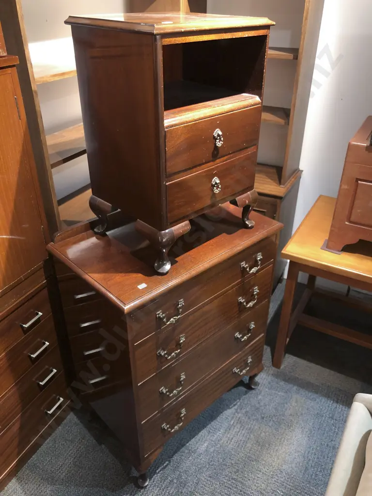 Mahogany Chest of Drawers together with Bedside Chest & Wine Table Image 1++