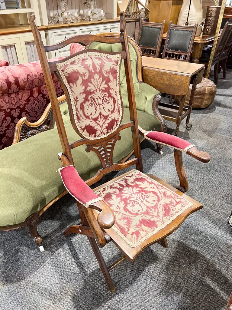 Vict. Folding Chair Image 1++