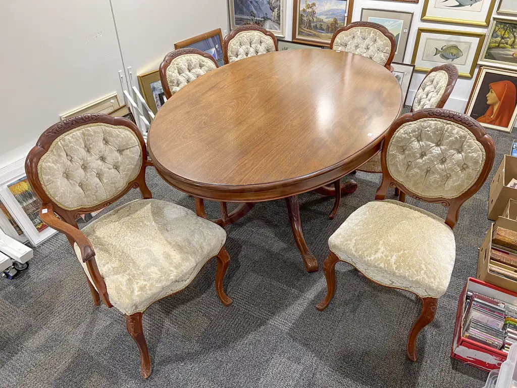 Mahogany Oval Dining Table & Six Dining Chairs Image 1++