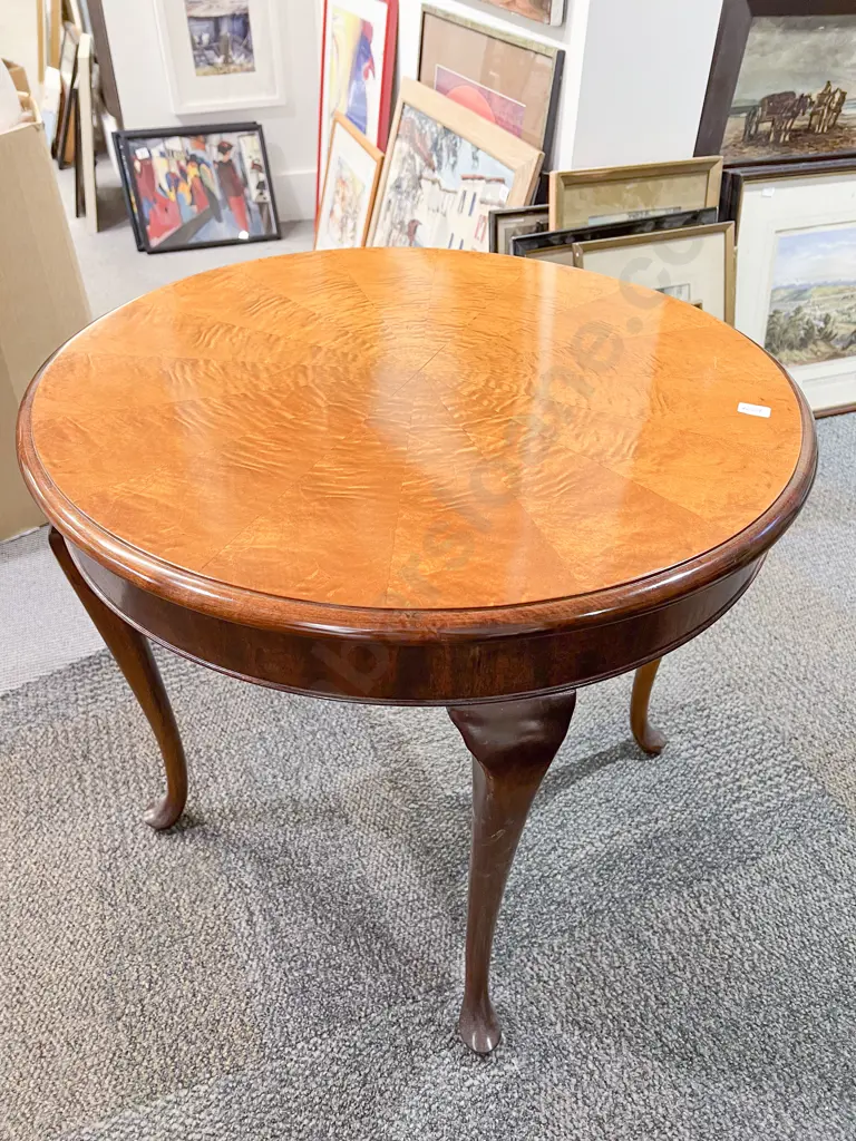 Cabriole Leg Circular Occasional Table Image 1++