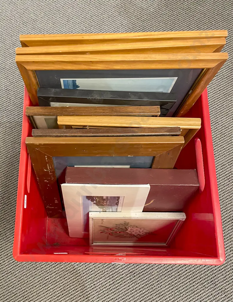 Box of Assorted Photo Frames Etc Image 1++