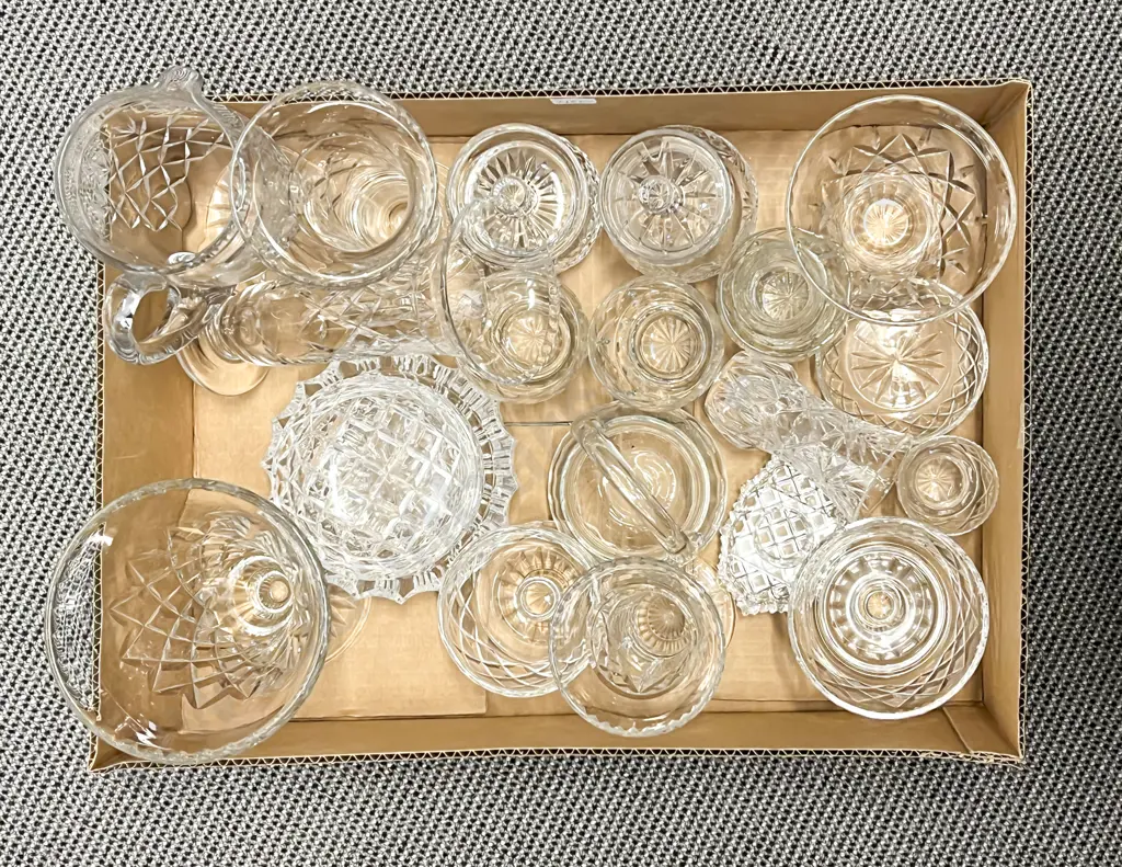 Box of Assorted Crystal and Glassware Image 1++