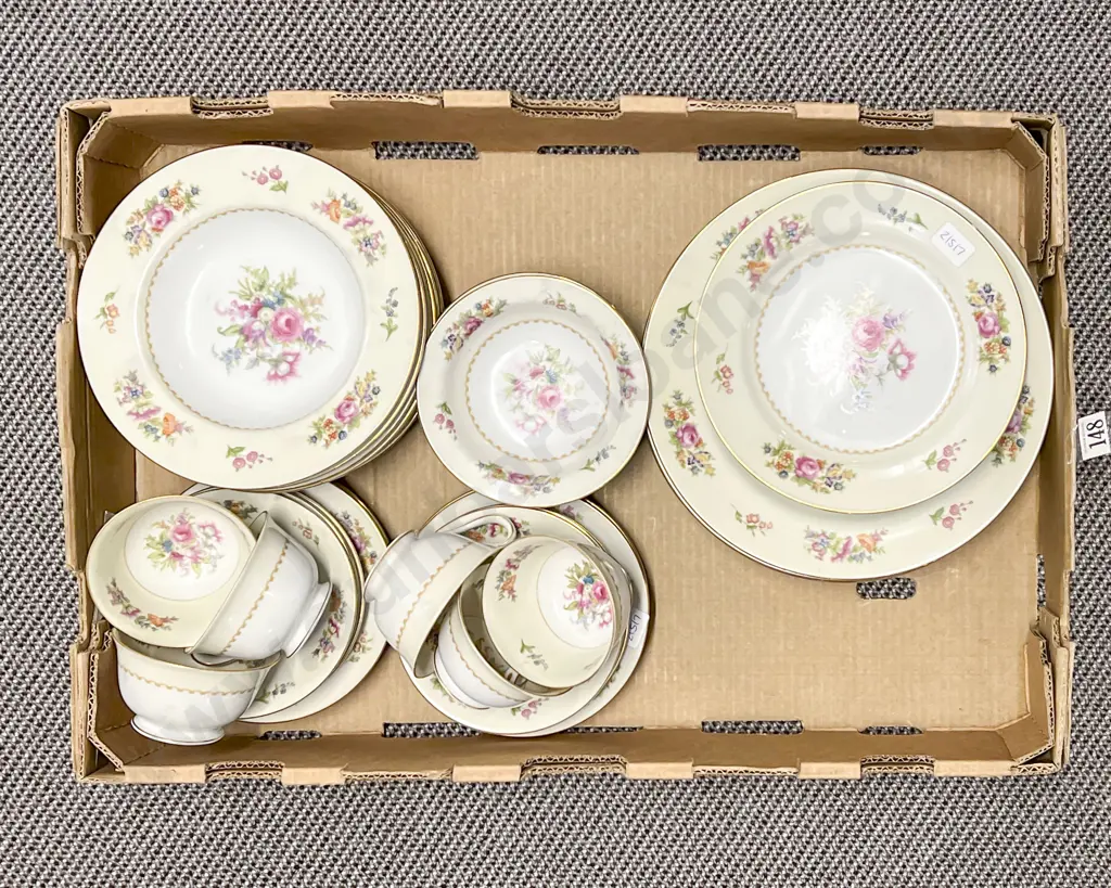 Japanese Floral Decorated Part Dinner Set Image 1++