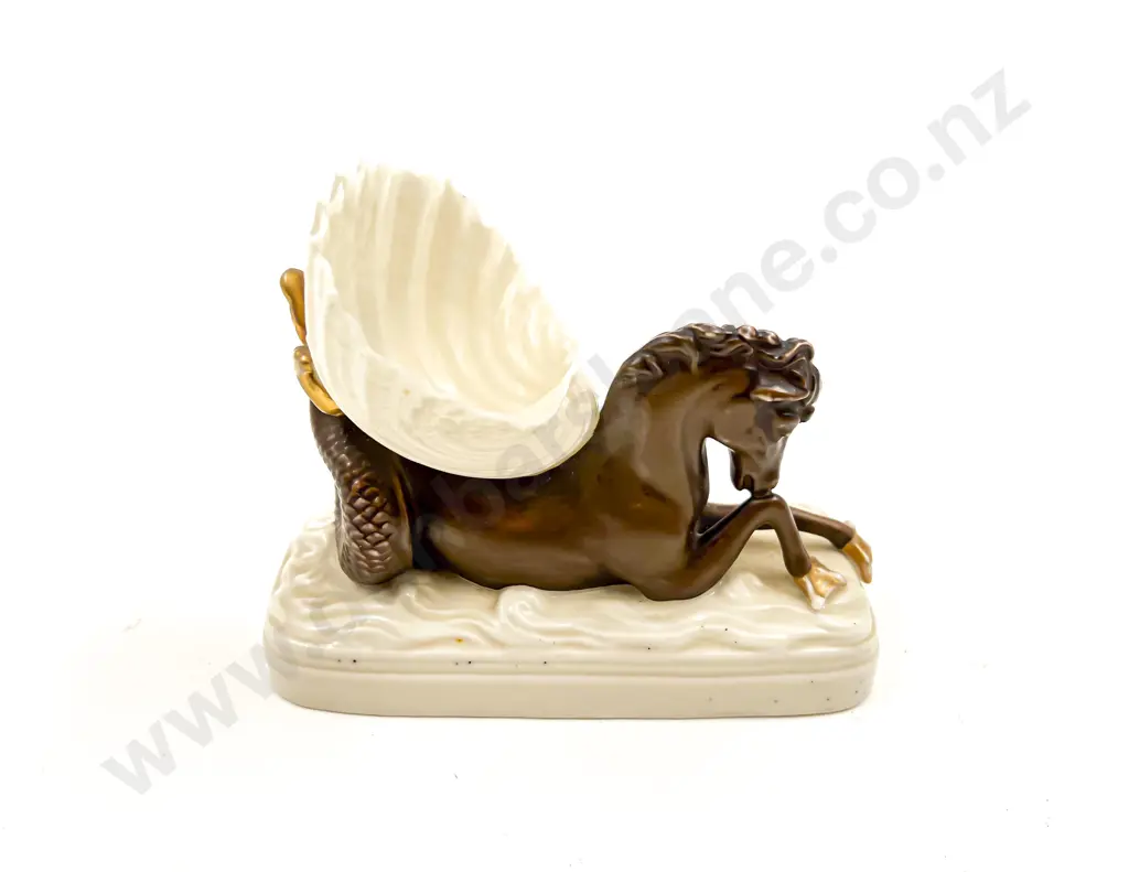 Belleek Seahorse/Shell Ornament Image 1++