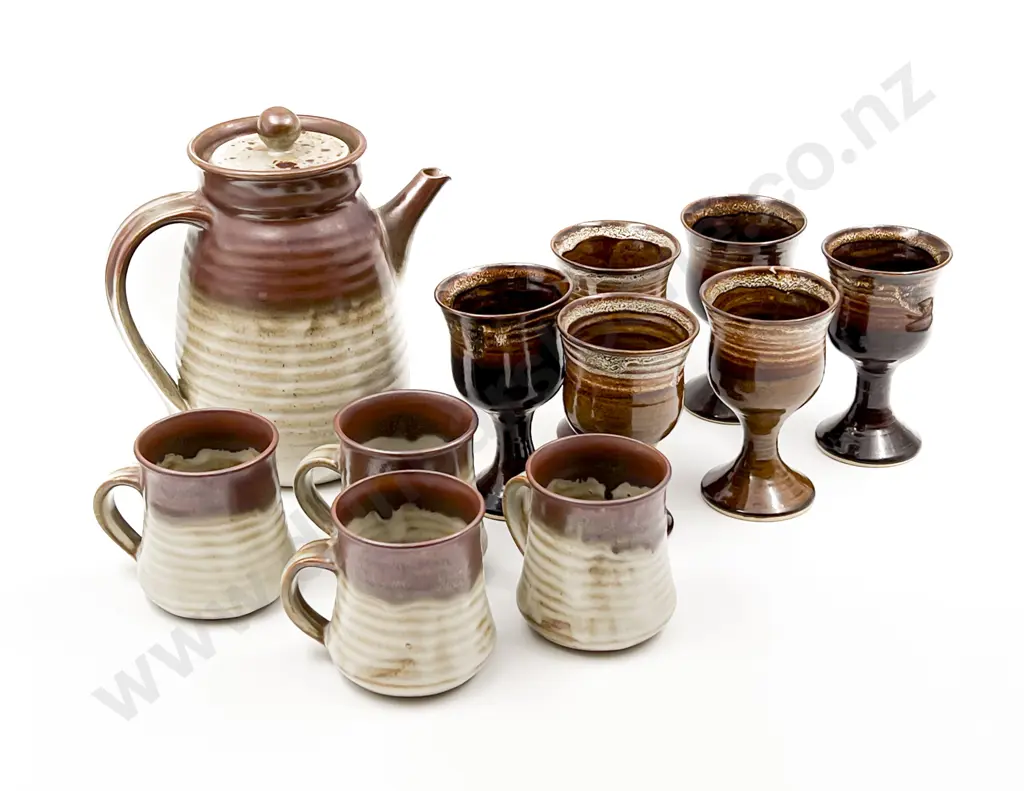Quantity of Assorted Pottery Image 1++