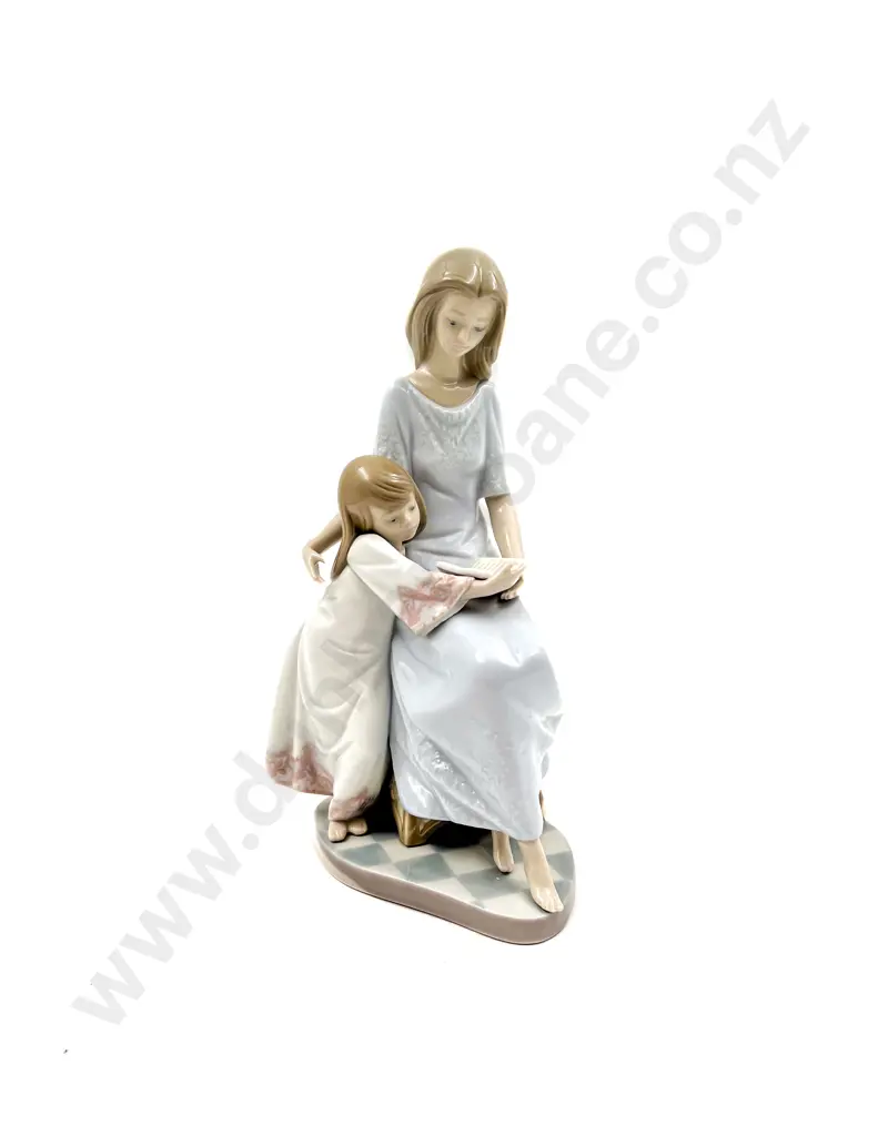 Lladro Figure Group "Bedtime Story" Image 1++