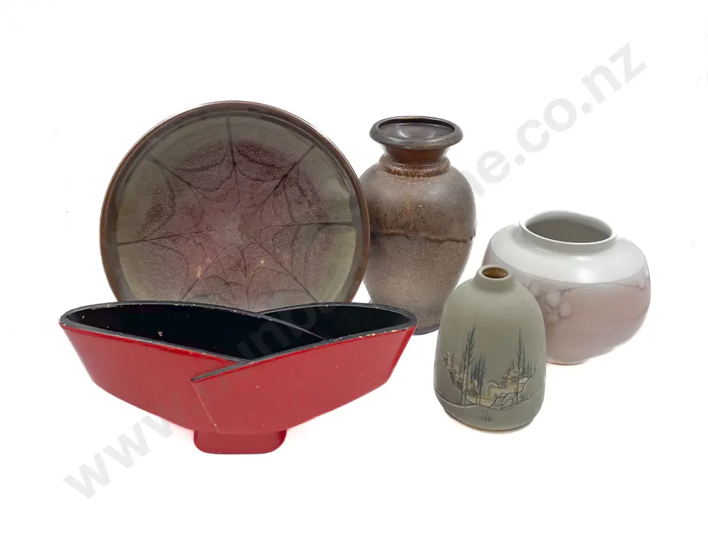 Five Pieces of Assorted Pottery Image 1++