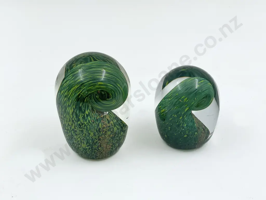 Graduated Pair of Art Glass Paperweights Image 1++