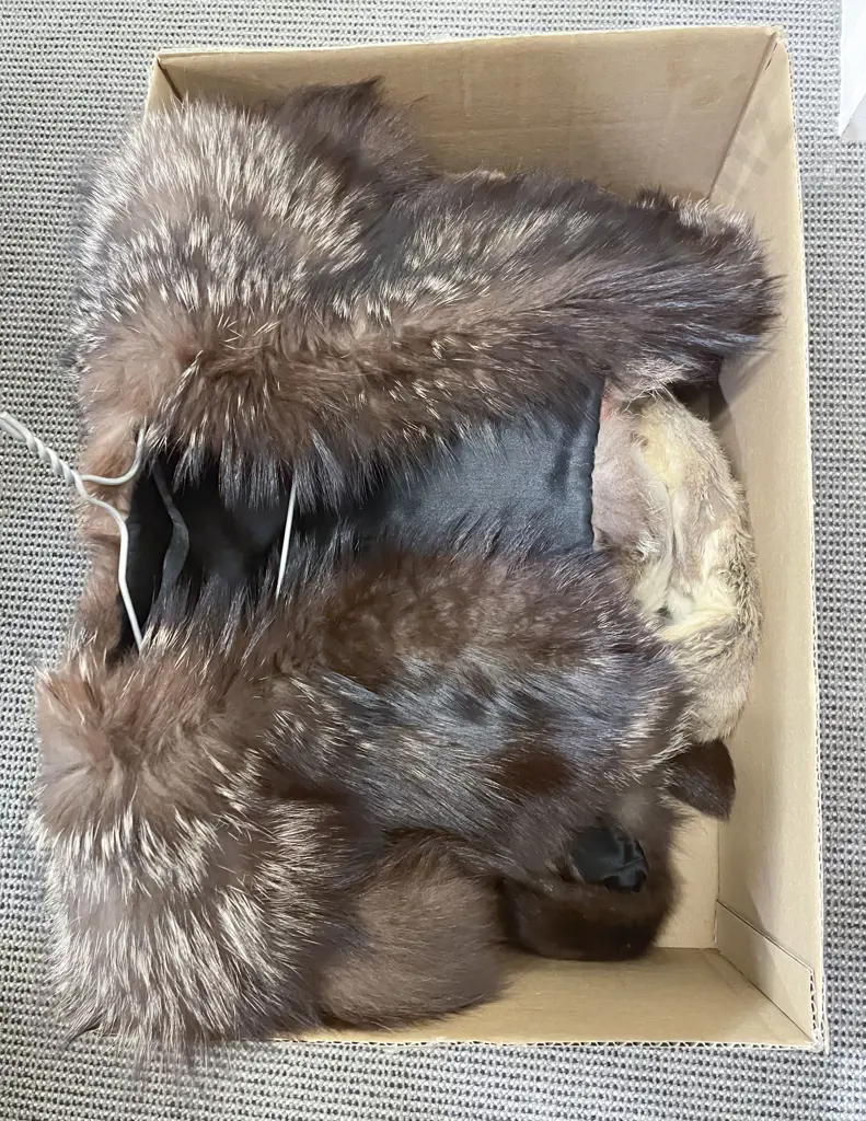 Quantity of Assorted Fur Stoles etc Image 1++
