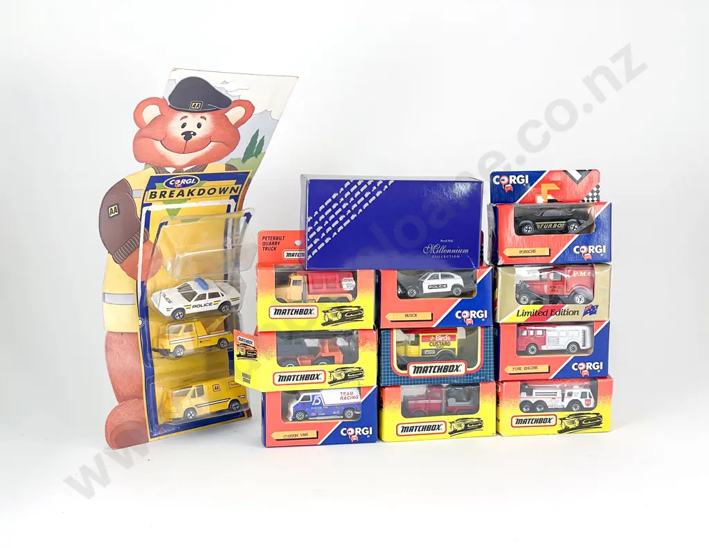 Matchbox 1-75 MB Boxed Models and Corgi Models Image 1++