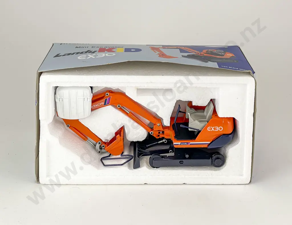 Hitachi Boxed Mini Excavator Landy KID EX30 Image 1++