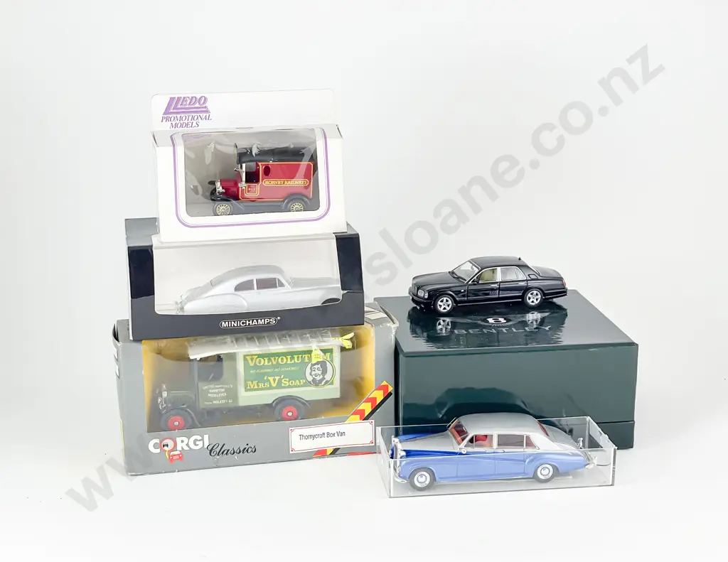 5 Various Manufacture Diecast Models Boxed Image 1++