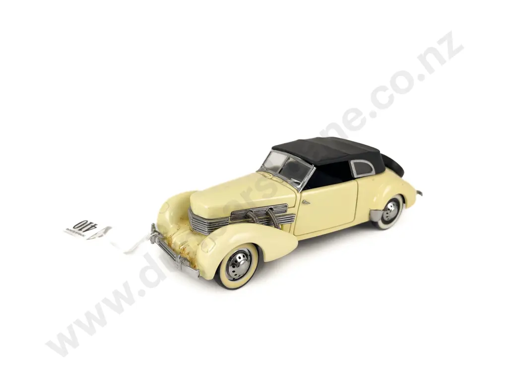 Franklin Mint 1937 Cord 812 - unboxed slight surface dust Image 1++
