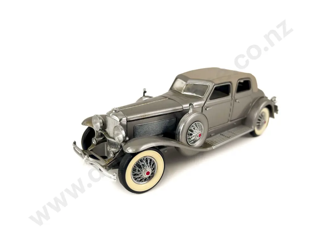 Franklin Mint 1933 Duesenberg SJ Twenty Grand - unboxed damage to head ornament Image 1++