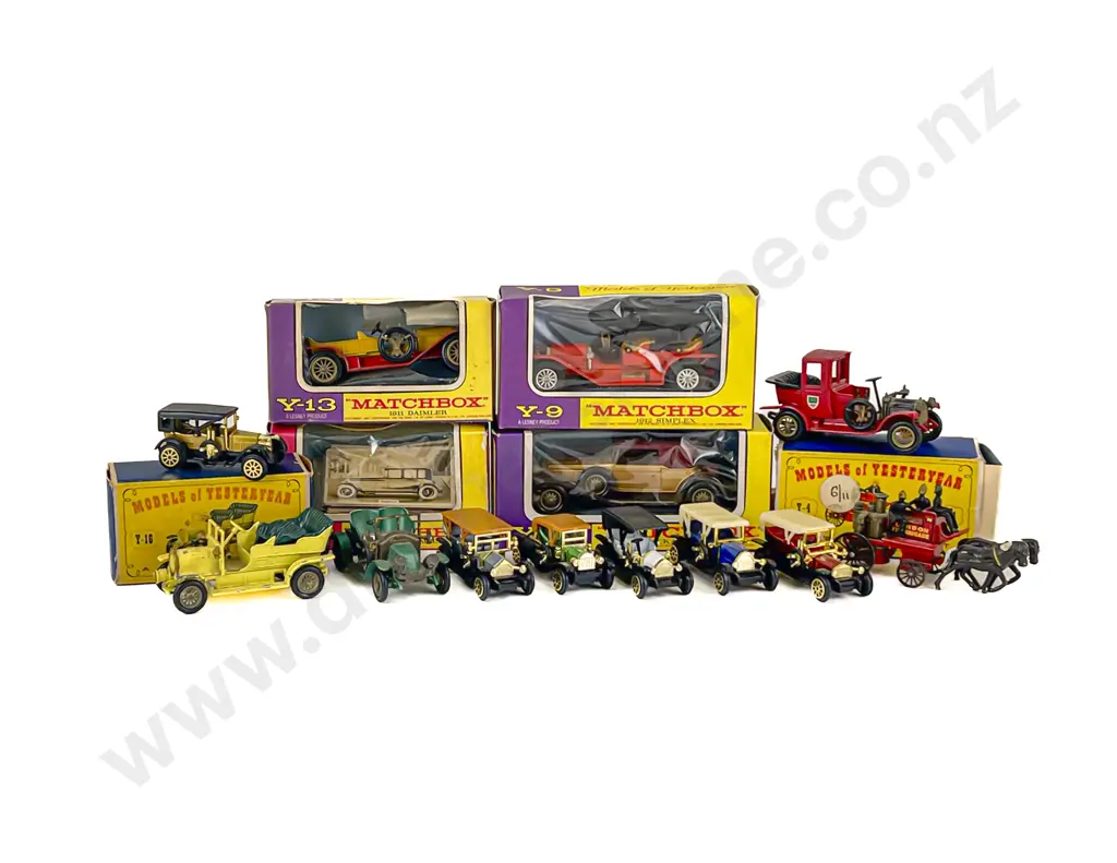 Assorted Matchbox Models of Yesteryear and Various including Y-4 Fire Engine Image 1++