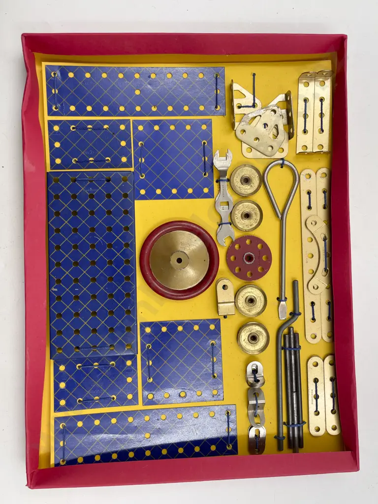 Vintage French Meccano and Magazines with two toy reference Image 1++