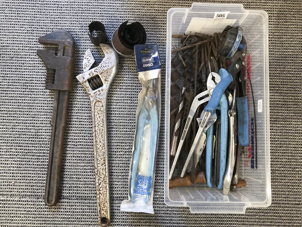Box of Assorted Vintage Tools etc Image 1++