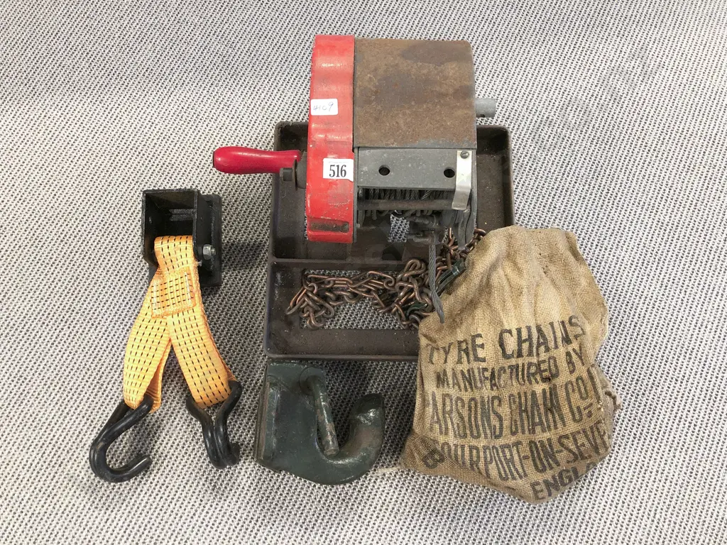 Vintage Winch & Assorted Image 1++