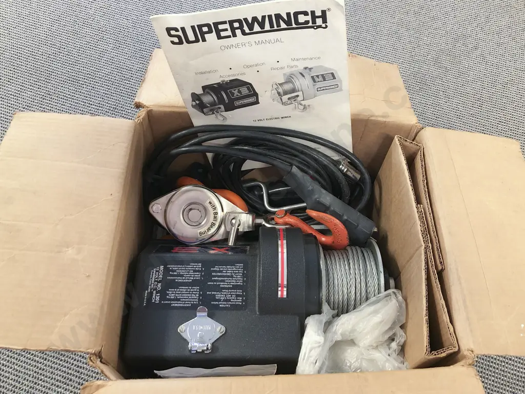 Boxed Super Winch with Owners Manual & Assorted Image 1++
