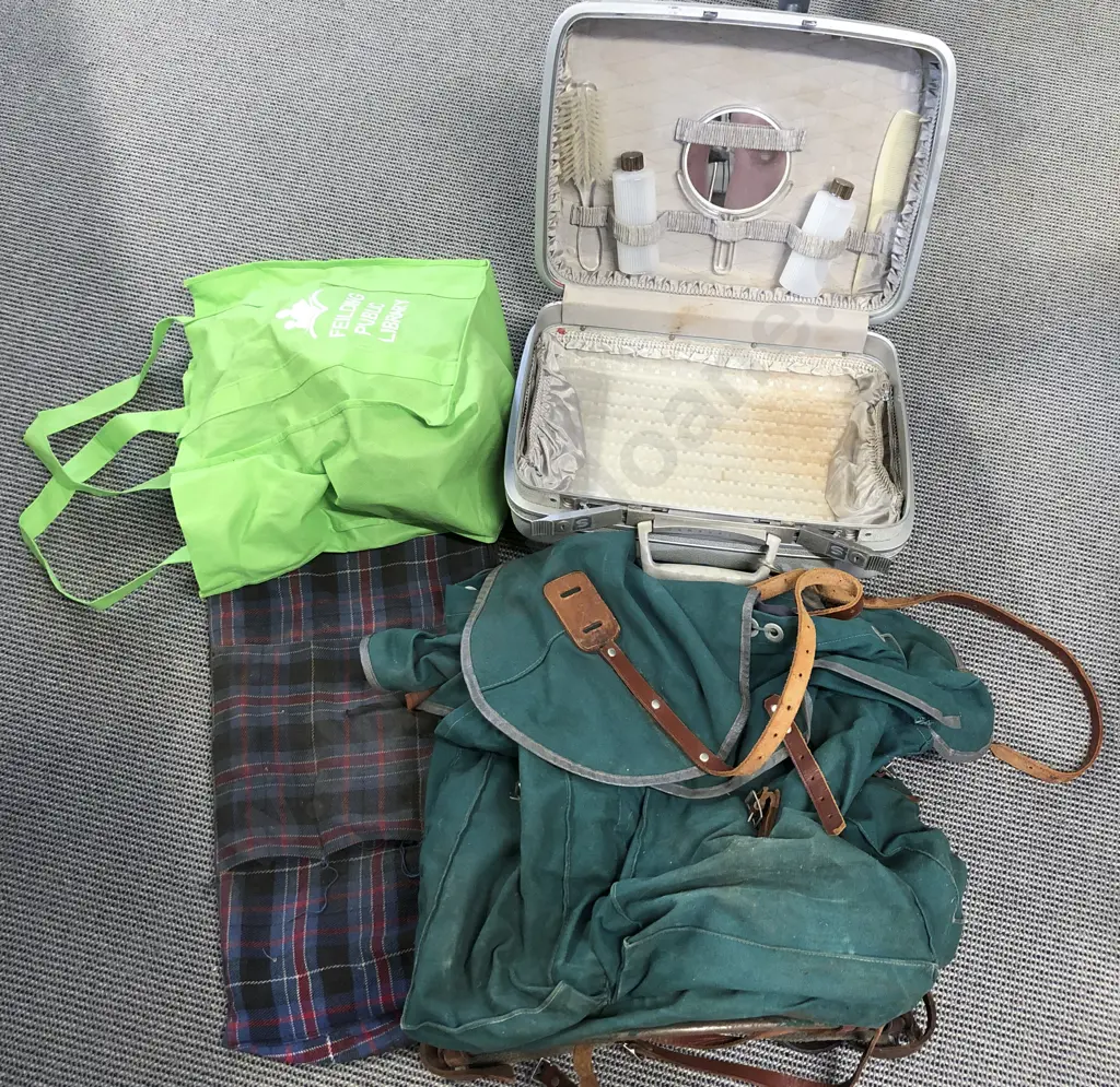 Vintage Samsonite Vanity Case & Two Other Bags Image 1++