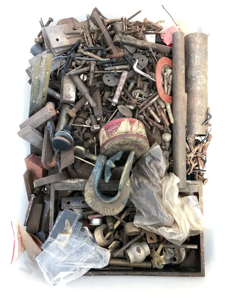 Quantity of Assorted Vintage Screws & Hinges etc Image 1++