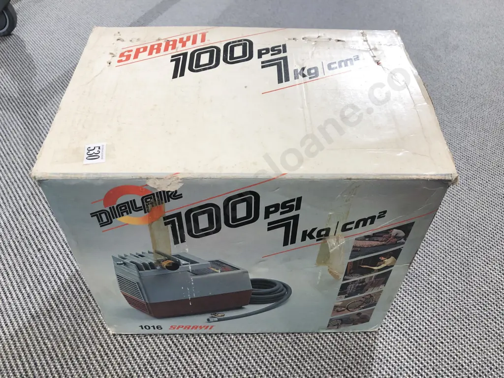 Vintage Dialair Spray It Air Compressor with Boxed Spray Gun Image 1++