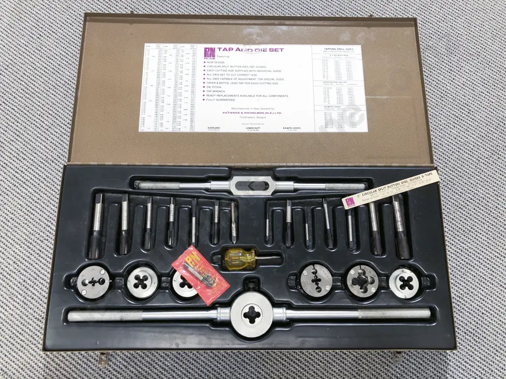 Vintage Tap & Die Set Image 1++